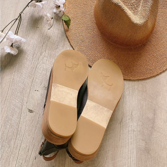 Gee’WaWa Anthropologie leather shootie sandals - Picture 8 of 11